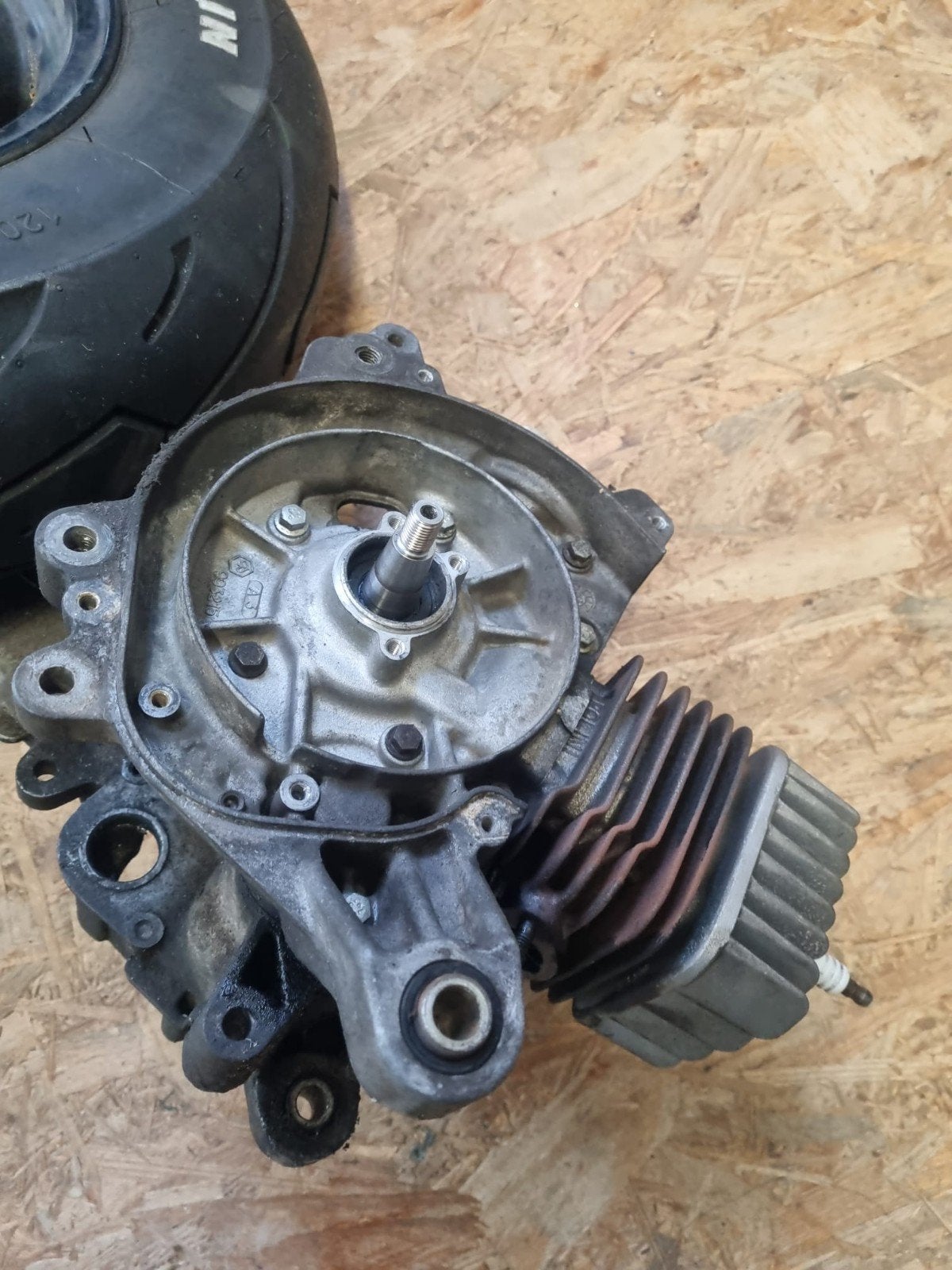 Scooter Motorblok met Michelin Band, Ophalen, Gebruikt, Blok