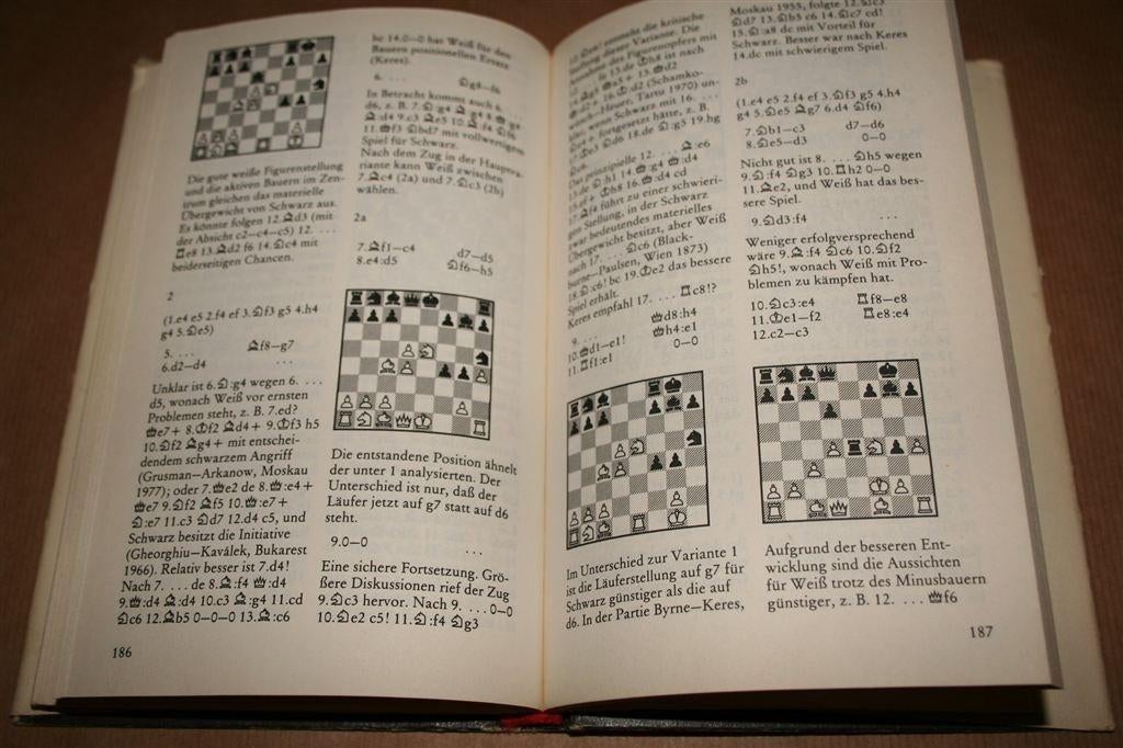 Schaken — Russisch tot Koningsgambiet [Duits, 1982], Boeken, Ophalen of Verzenden, Gelezen