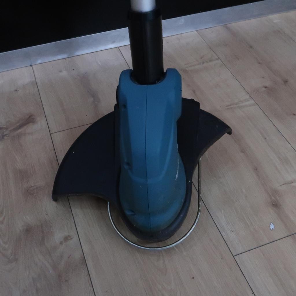 Makita DUR181 Gras Trimmer + 2x Accu En Lader | Prima Staat, Niet ingevuld, Gebruikt, Niet ingevuld, Niet ingevuld
