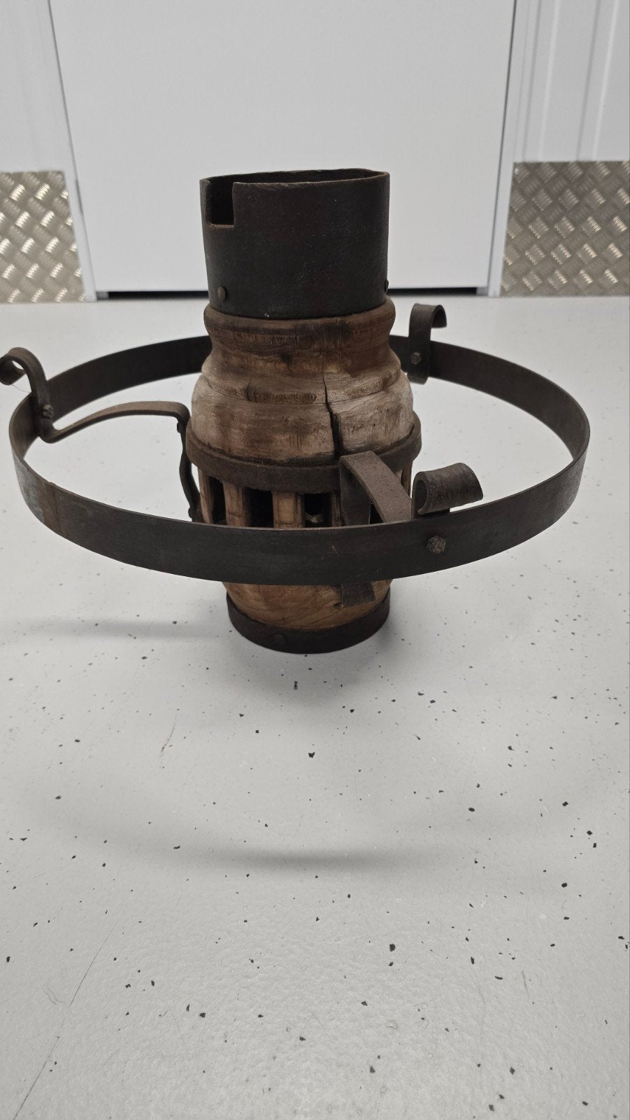 Antieke karrewiel lamp - Unieke decoratie, Ophalen