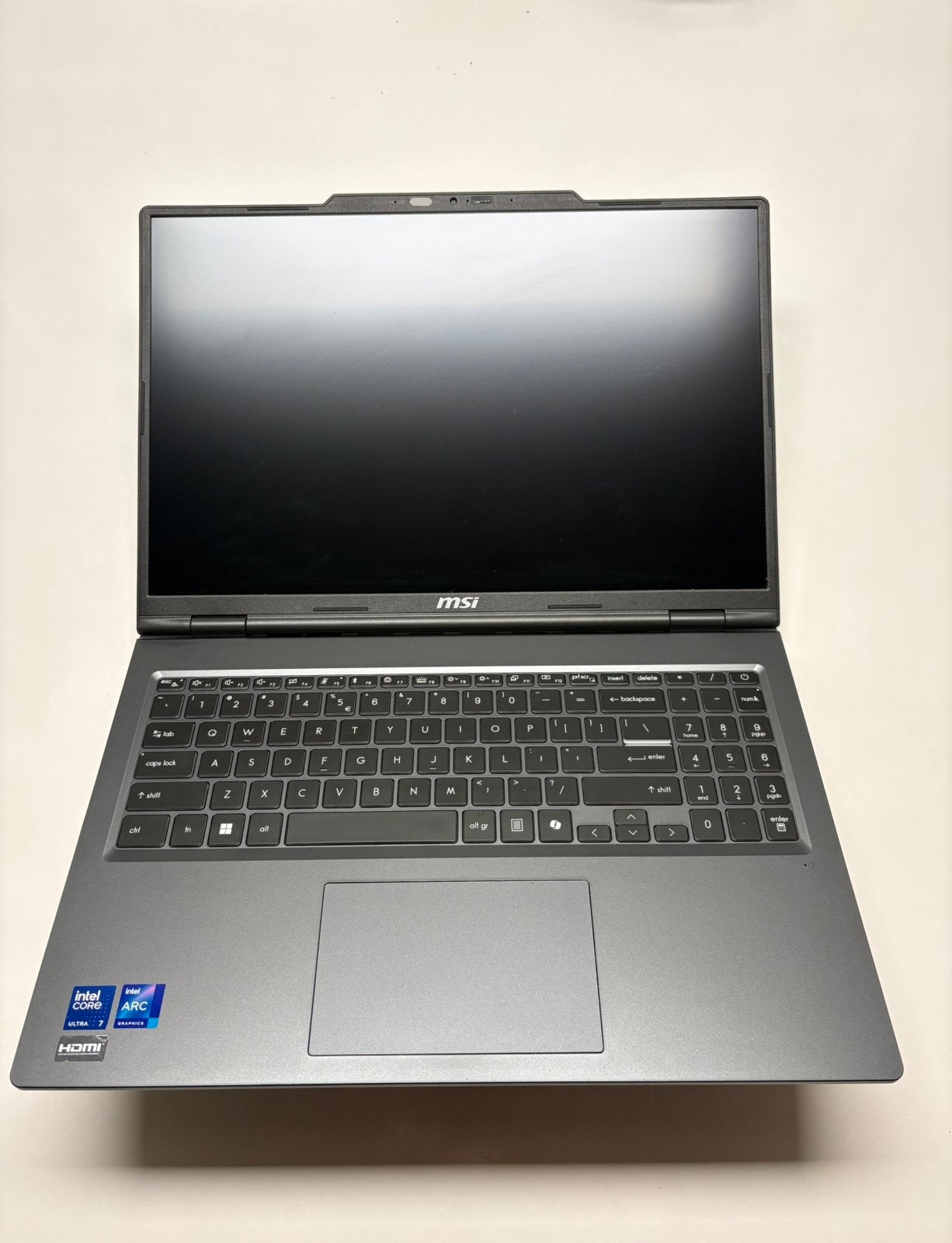 MSI Venture 16 AI – 32GB RAM / 1TB SSD – zeer nette staat
