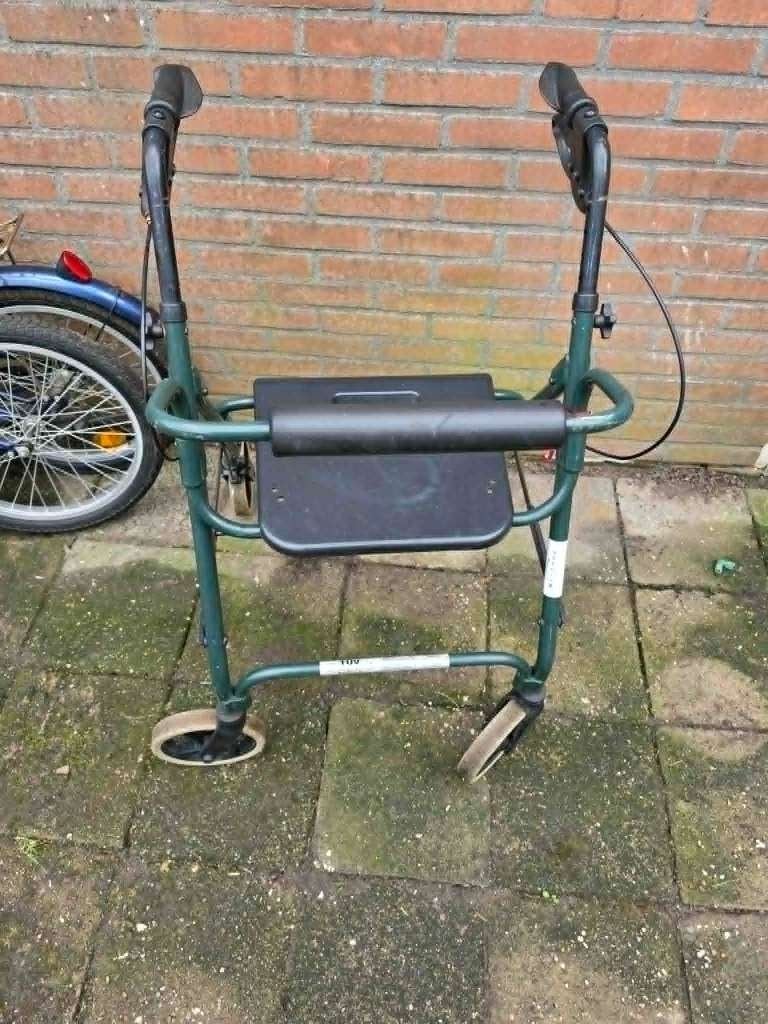 te koop een goeie rollator voor 30,-, Ophalen, Opvouwbaar