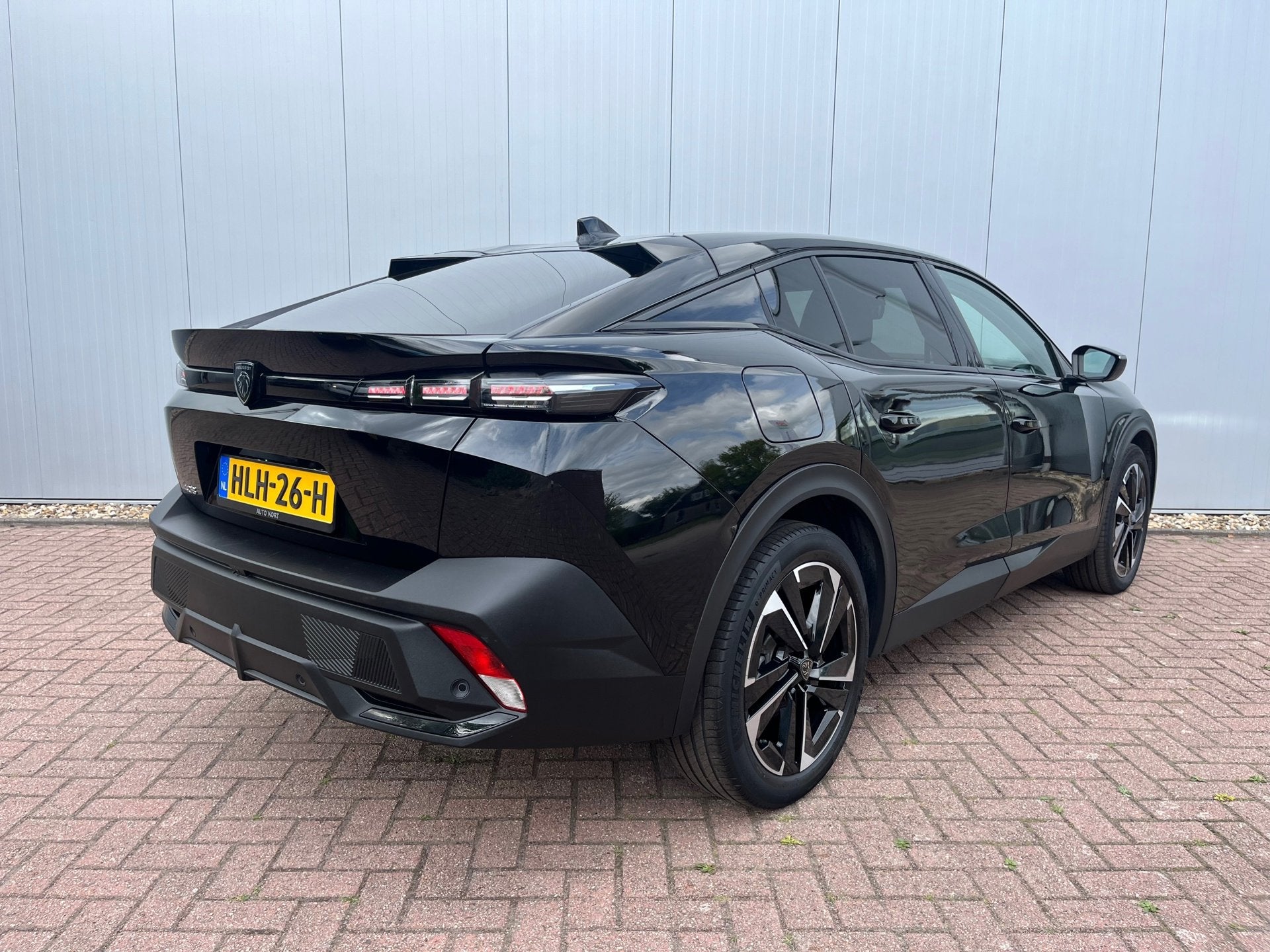 Peugeot 408 1.2 Hybrid 145 e-DCS6 Allure | Achteruitrijcamer, 136 pk, Gebruikt, 1199 cc, Met garantie (alle)
