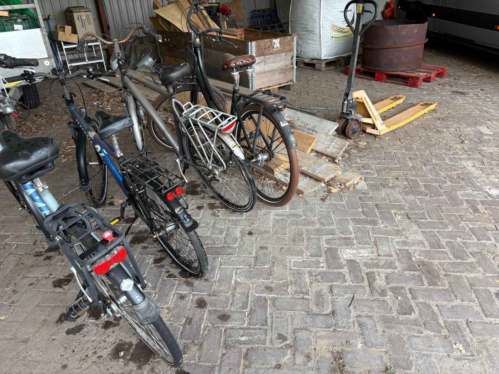4 fietsen, opknappers - Ideaal voor de handige klusser!, Fietsen en Brommers, Fietsen | Dames | Damesfietsen, Ophalen, Gebruikt
