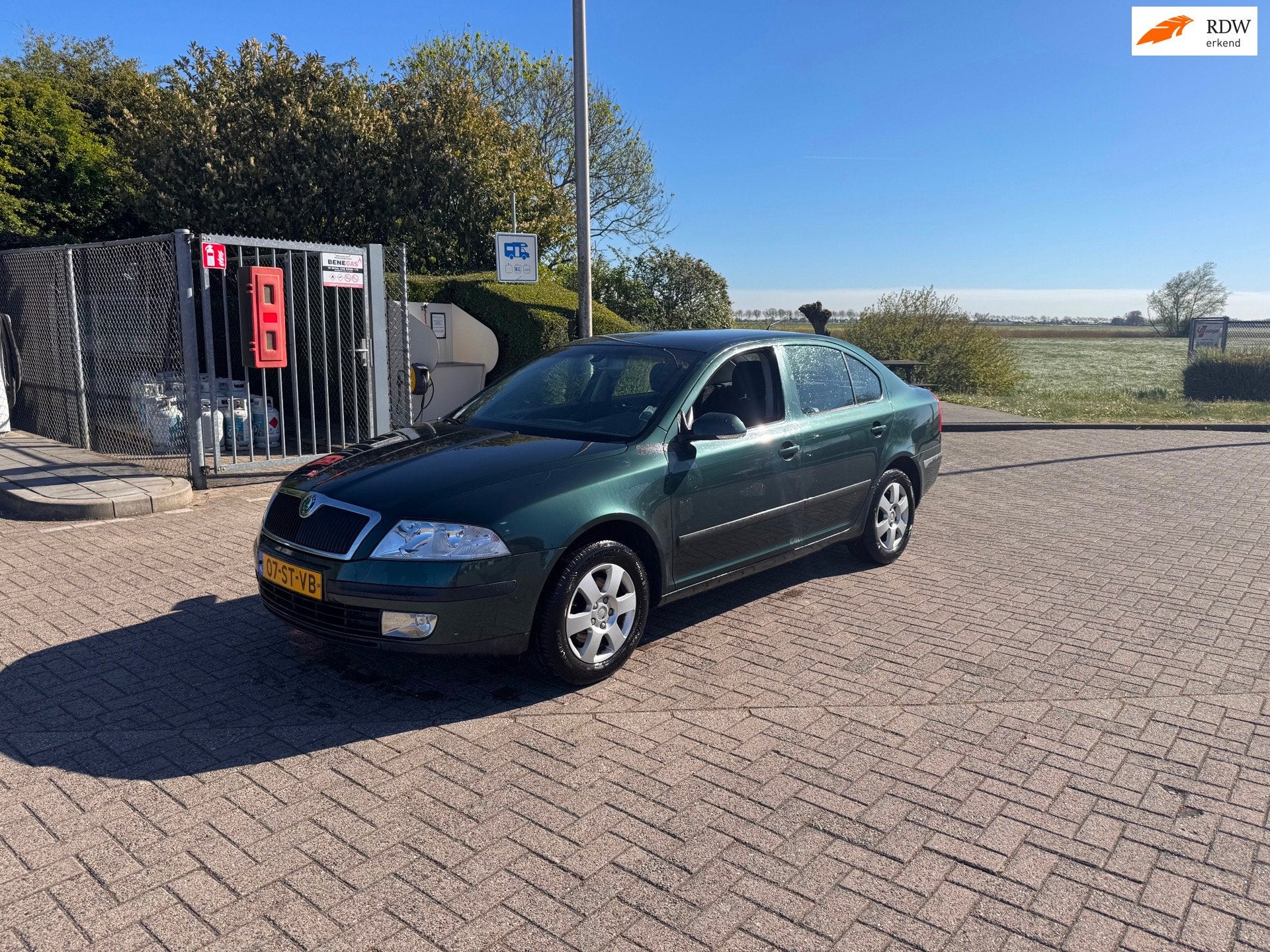 Skoda Octavia 1.6 Elegance Clima.Clima, Voorwielaandrijving, Gebruikt, 4 cilinders, Handgeschakeld