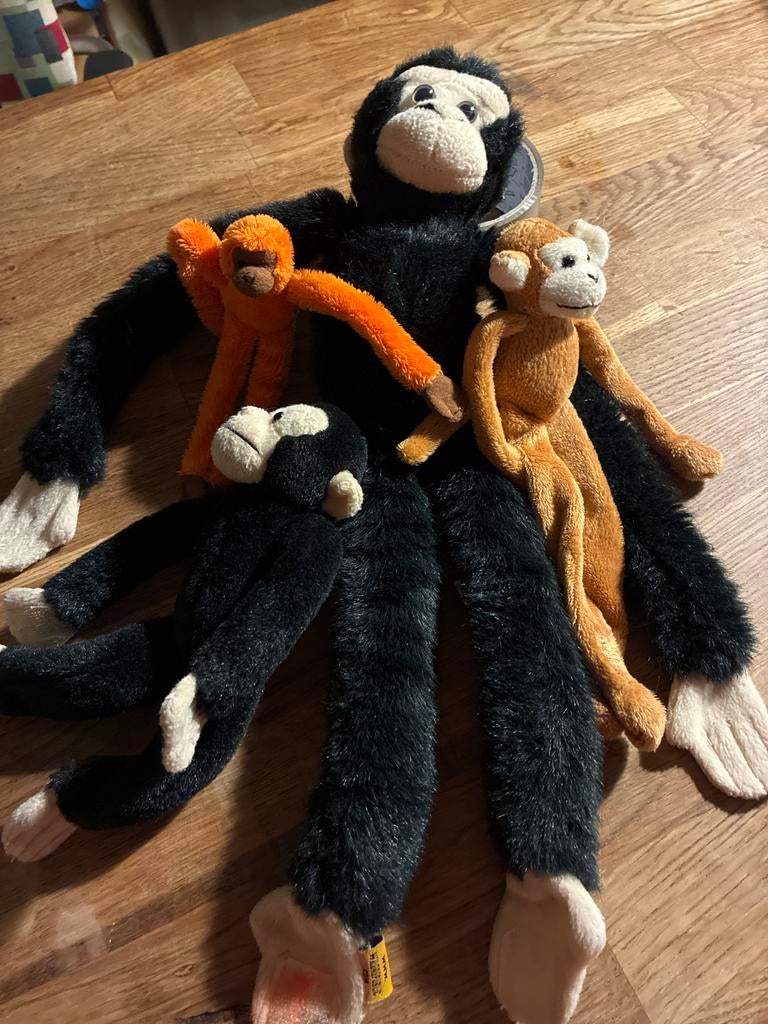 Apen knuffels, Kinderen en Baby's, Speelgoed | Knuffels en Pluche, Gebruikt, Zwart, Ophalen of Verzenden, Middelgroot (20 tot 80 cm)