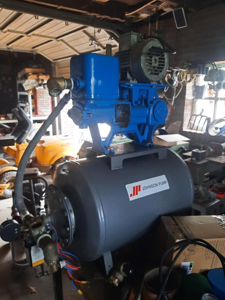 Johnson Pump Hydrofoorpomp met drukvat, Ophalen