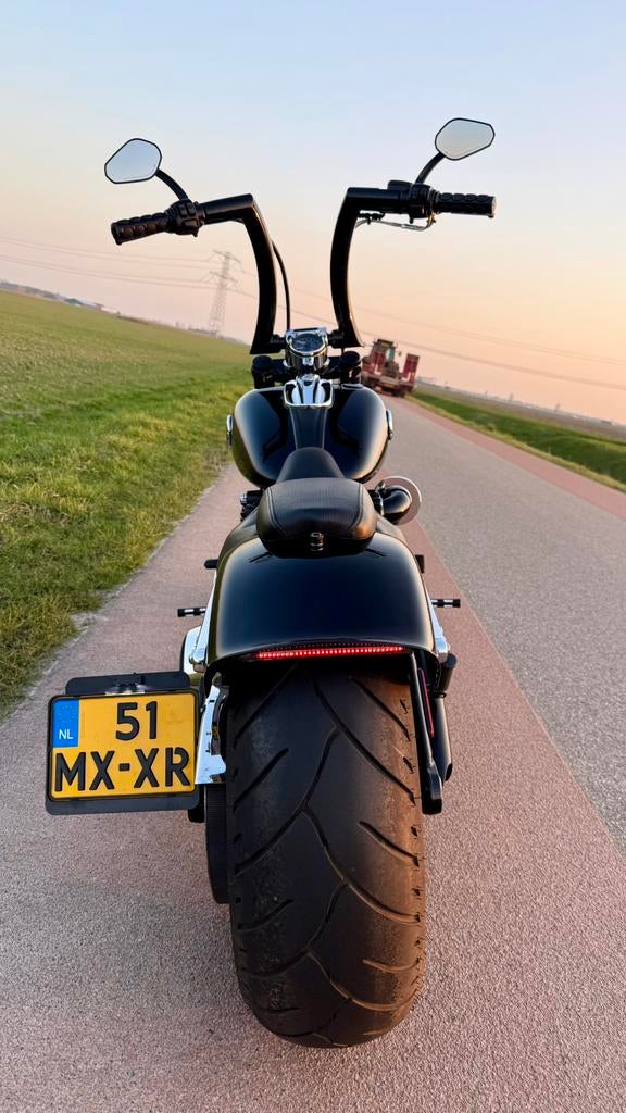 Foto 5 van BREAKOUT CUSTOM, VANCE & HINES, 2014, LED, 14” Fat stuur