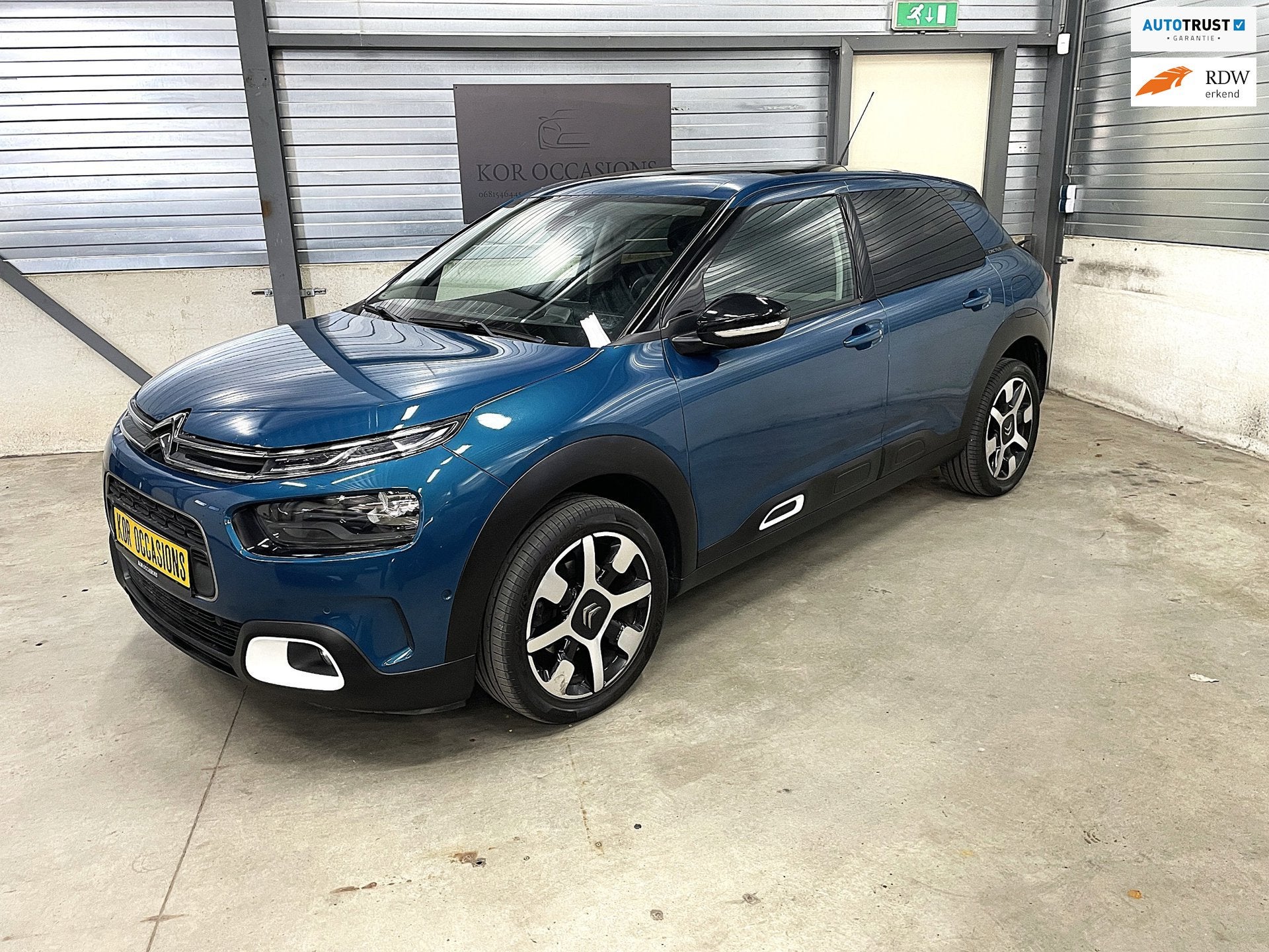 Citroen C4 Cactus 1.2 PureTech Feel 1ste eigenaar panodak, Stof, Gebruikt, 1199 cc, Blauw