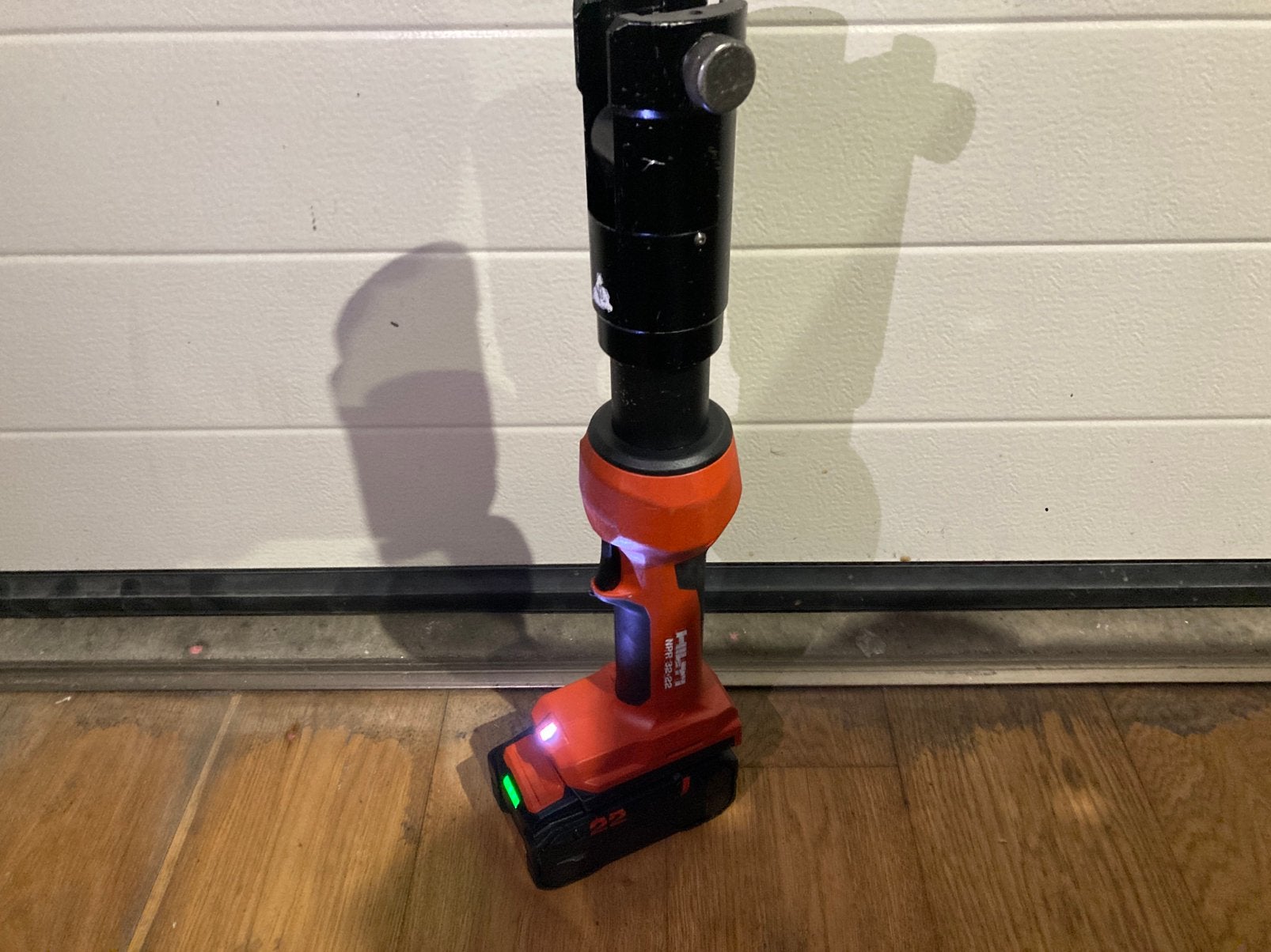 Hilti nuron perstang, Doe-het-zelf en Verbouw, Gereedschap | Handgereedschap, Ophalen of Verzenden, Zo goed als nieuw