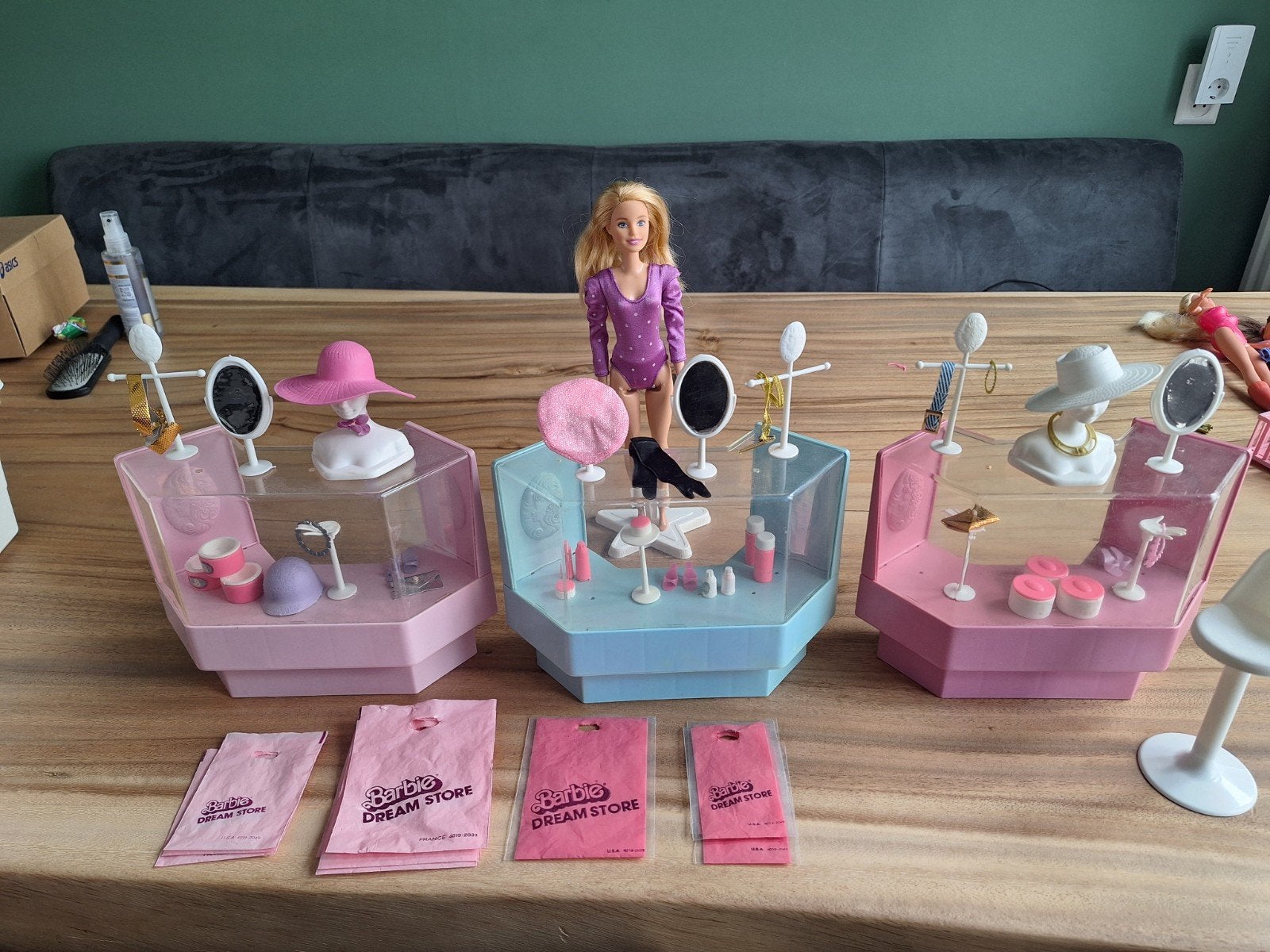 Barbie Droomwinkel Mode Afdeling met Barbie op Standaard, Ophalen, Gebruikt, Barbie