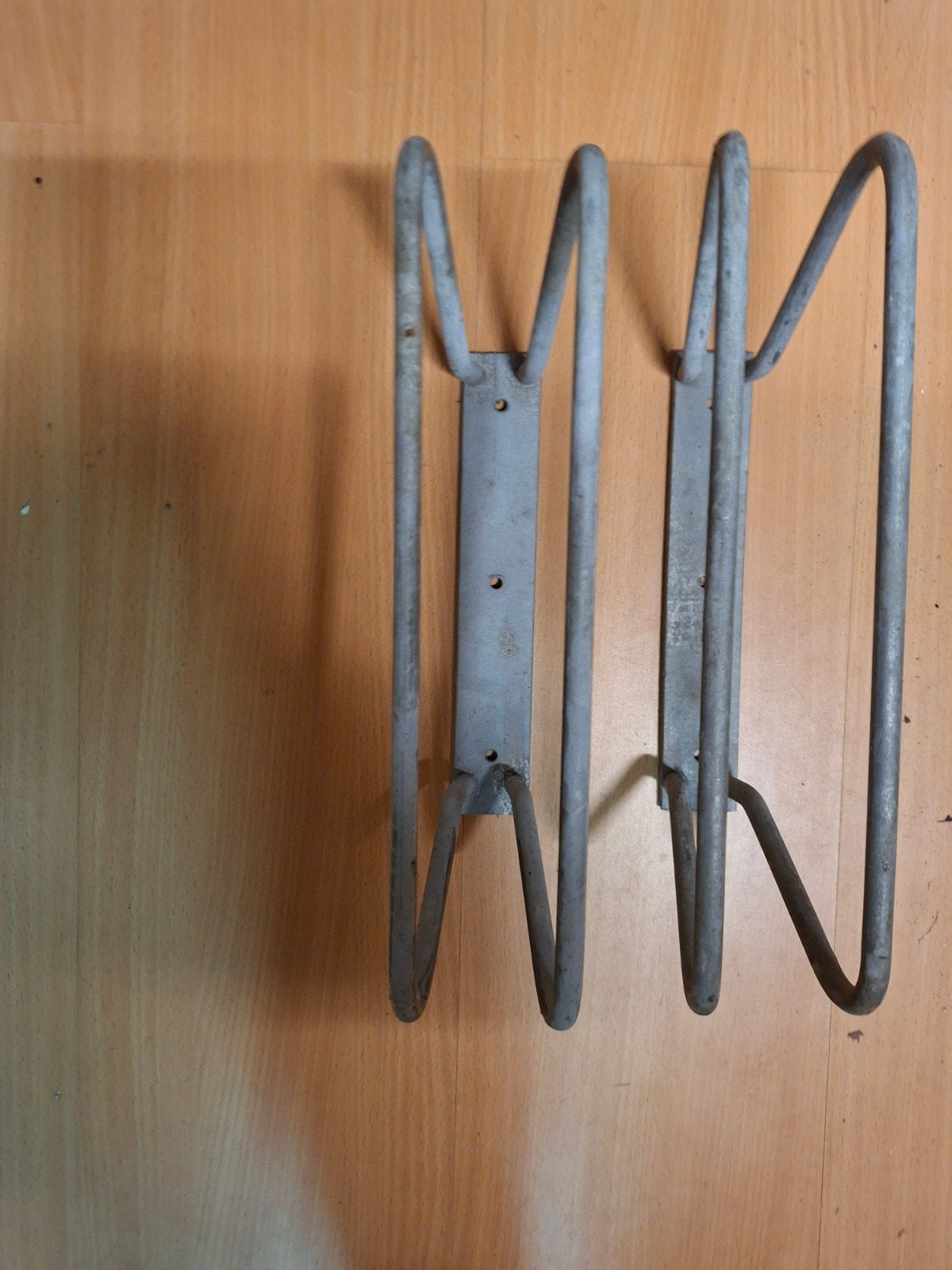 Set van 2 metalen muur  beugels/houders verzinkt voor fiets, Ophalen of Verzenden, Gebruikt