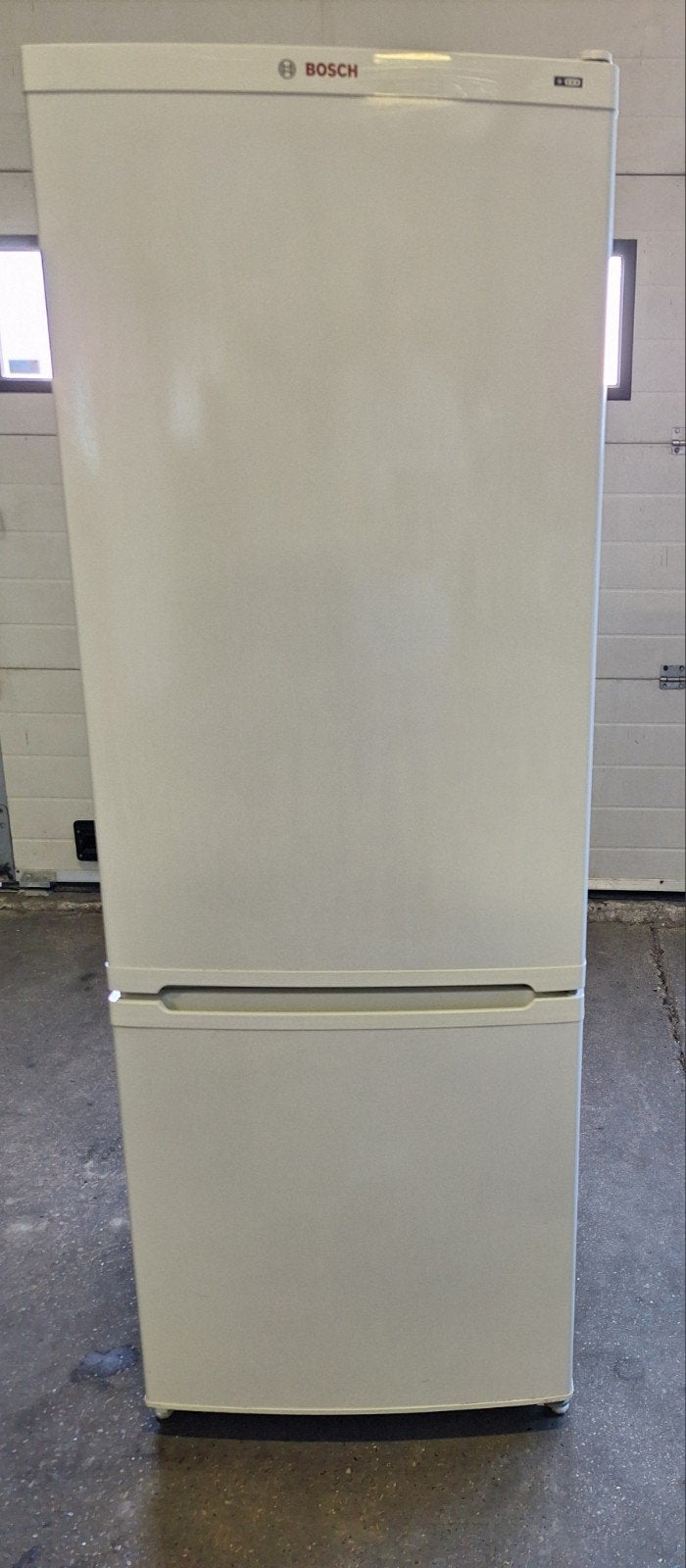 Bosch Koel-vriescombinatie A-label, 156x54.5cm, nette staat, 200 liter of meer, Info@bosch.nl, Met aparte vriezer, Tilburg