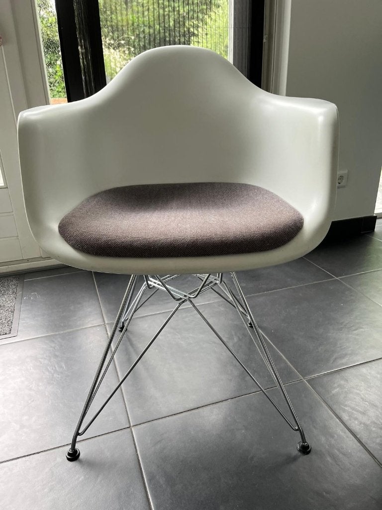 VITRA stoelen 4x wit + 2x groen, Ophalen, Overige materialen, Gebruikt, Overige kleuren