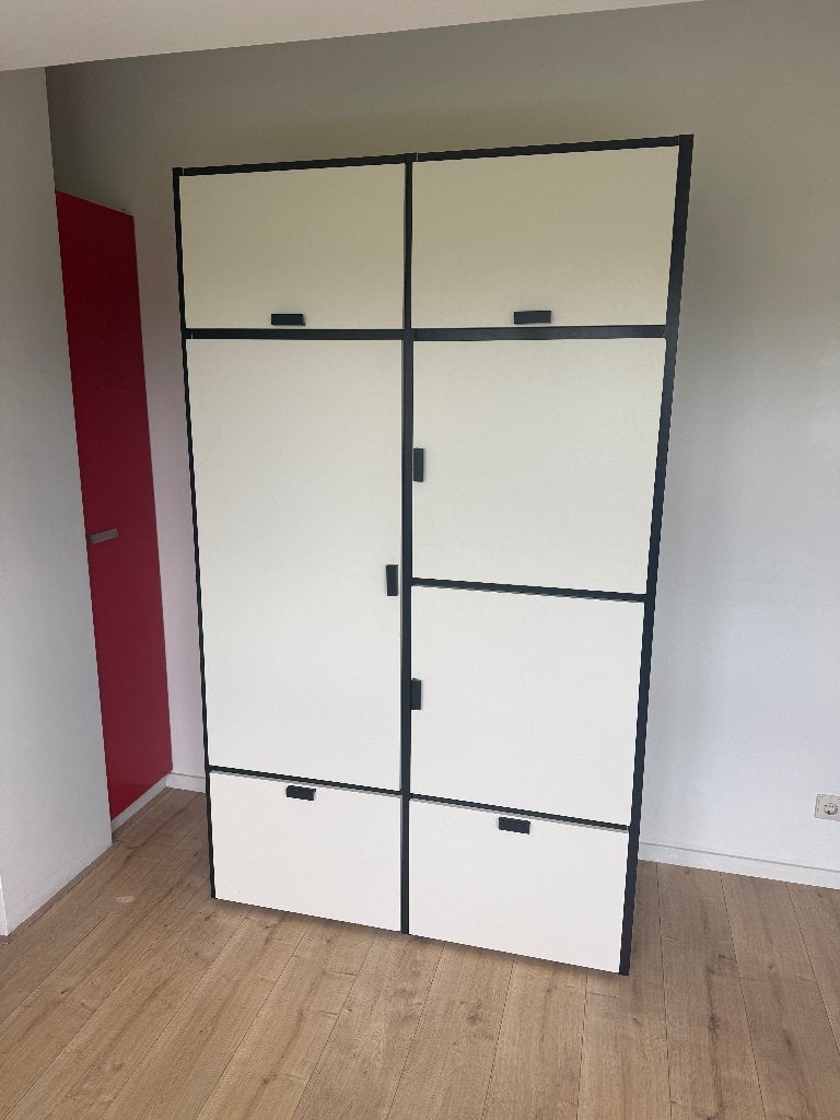 Leuke (kleding) kast van Ikea type 'Odda', Ophalen, 100 tot 150 cm, Met klep(pen), Zo goed als nieuw