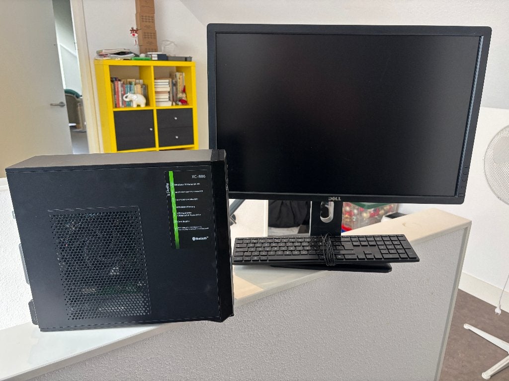Acer Aspire XC-886 met DELL U2412M en Toetsenbord + Muis, Met monitor, 8 GB, Ophalen of Verzenden, Zo goed als nieuw