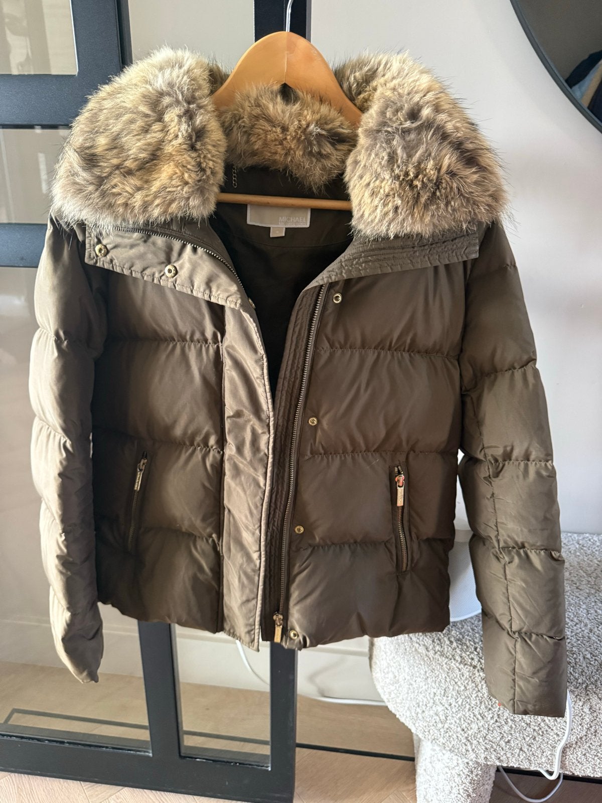 Michael Kors donsjas met echte bontkraag, Ophalen of Verzenden, Gedragen, Maat 36 (S), Bruin