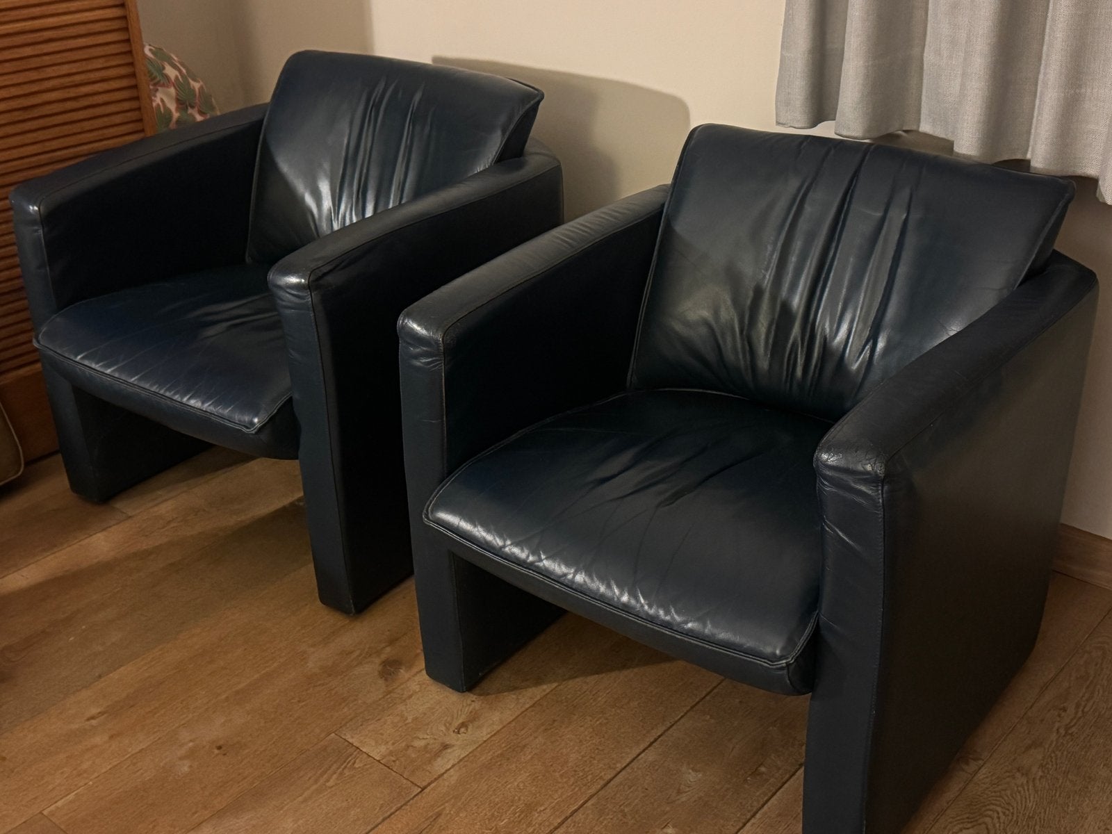 2 design leren fauteuils Leolux - Tegen elk aannemelijk bod, Ophalen, Gebruikt, Leer, 75 tot 100 cm