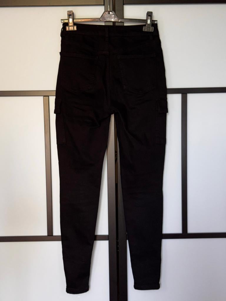 Primark zwarte skinny broek stretch maat 34, Ophalen of Verzenden, Gedragen, Zwart, W27 (confectie 34) of kleiner