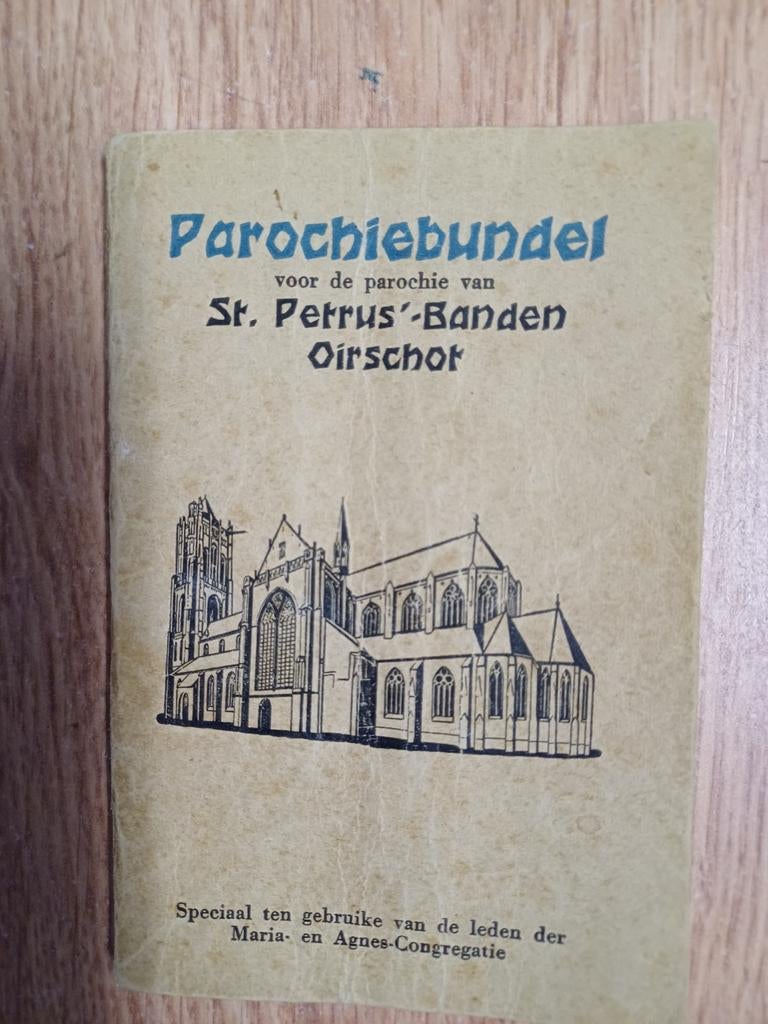 Parochiebundel Oirschot St. Petrus-Banden kerk 11,5x8cm, Ophalen of Verzenden, Gelezen, Onbekend, Christendom | Katholiek
