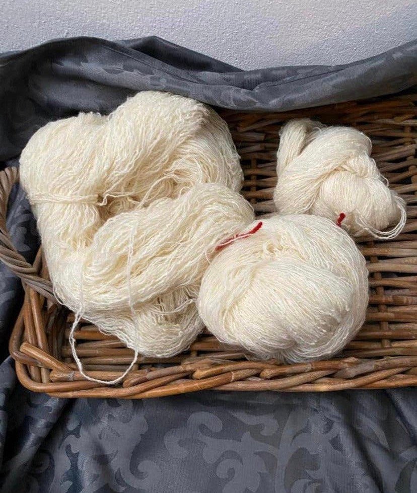 Prachtige ongeverfde merinowol – Nederlands schaap, Hobby en Vrije tijd, Ophalen of Verzenden, Nieuw, Breien of Haken, Wol of Garen