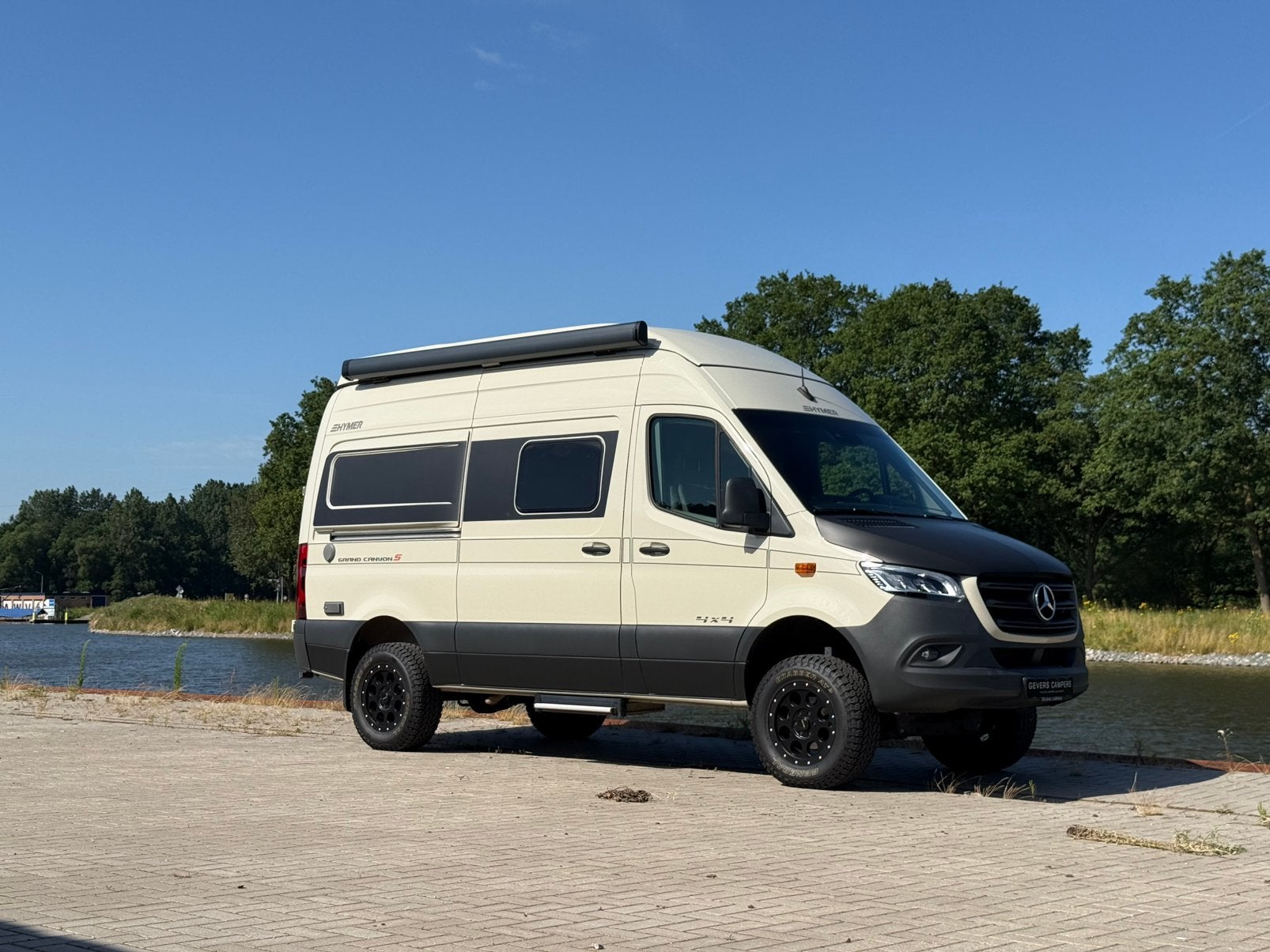 Foto 20 van Hymer Grand Canyon S 4x4 offroad Mercedes 190PK, 26.680km