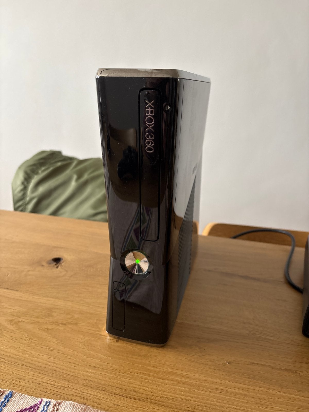 Xbox 360 S met controller en 7 games, Spelcomputers en Games, Ophalen, Zo goed als nieuw, Met 1 controller, 250 GB
