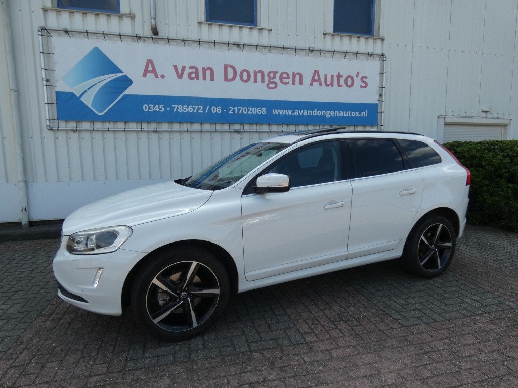 Volvo XC60 2.0 D4 FWD OCEAN RACE Aut,Pano.Navi,Memory, Auto's, Gebruikt, Euro 6, 4 cilinders, Wit