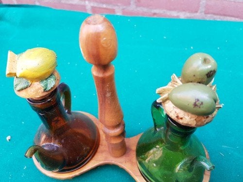 Tafelset olieschenkers retro 1x bruin en 1x groen flesje, Ophalen of Verzenden