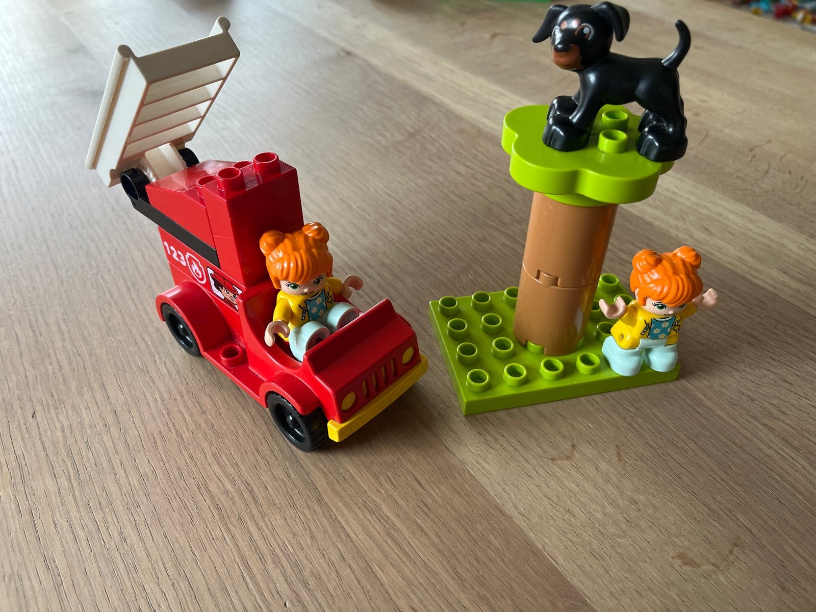Lego Duplo Brandweerwagen met poppetjes en hond, Ophalen, Gebruikt, Overige merken