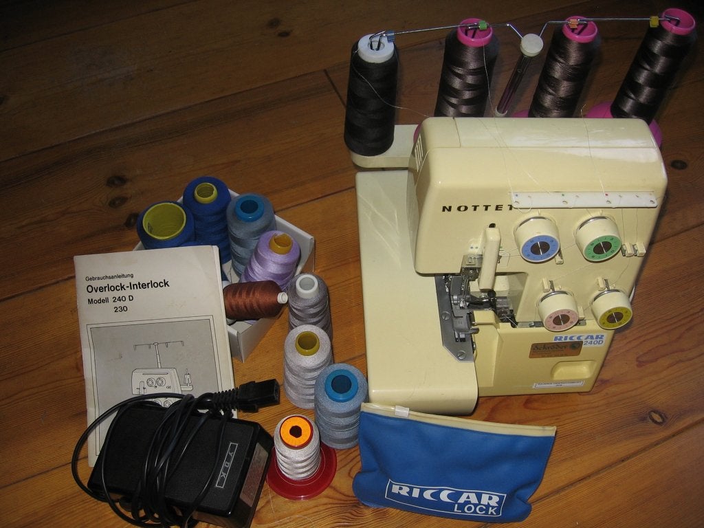 overlock machine Riccar 240 D, Hobby en Vrije tijd, Ophalen, Gebruikt, Lockmachine, Overige merken