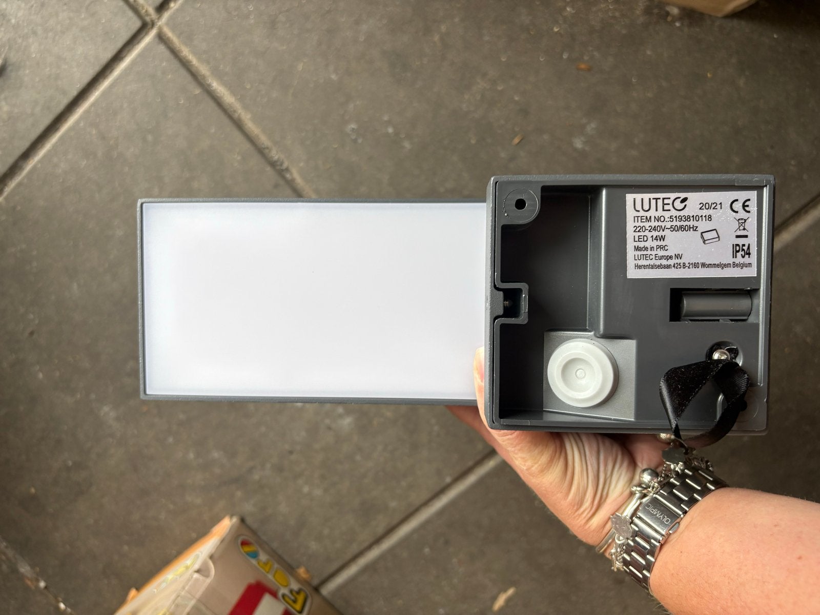 Lutec Cuba LED Buitenlamp - Nieuw in doos, Tuin en Terras, Ophalen, Minder dan 50 watt, Wandlamp, Netvoeding