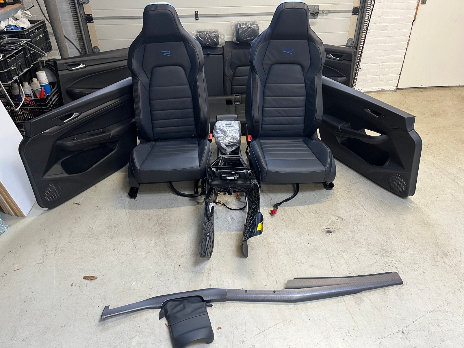 Leder leer interieur golf 8,5 R facelift nieuw, Auto-onderdelen, Ophalen, Nieuw