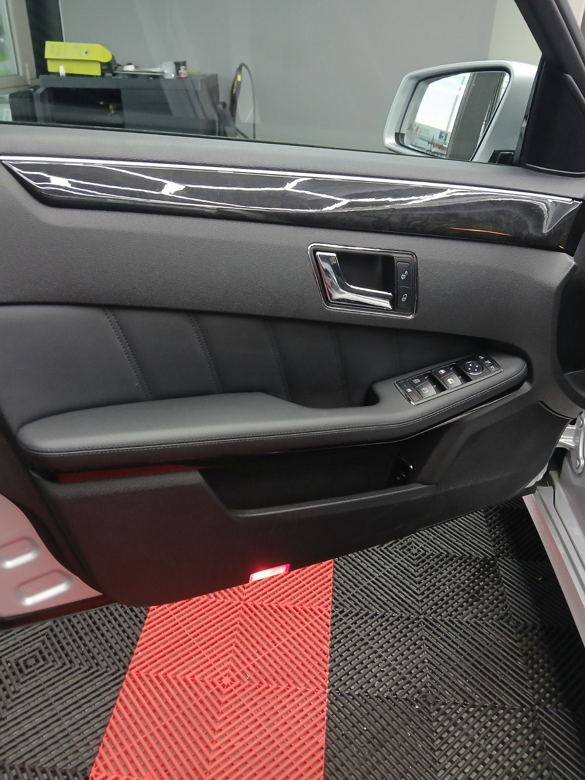 Foto 7 van Mercedes-Benz E-Klasse E220cdi Sedan Auto5W212 2009 Grijs