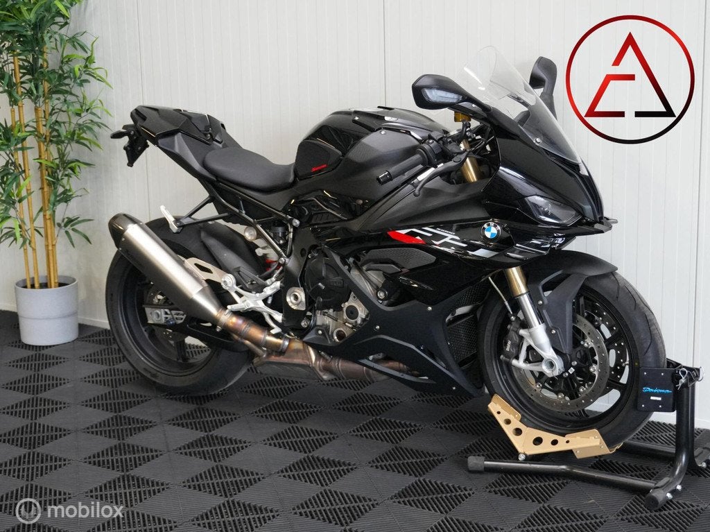 BMW S1000RR 2025 Black Storm | 5.000km | Vol uitgerust, 3225Ld, Bedrijf, Handvatverwarming, Sport