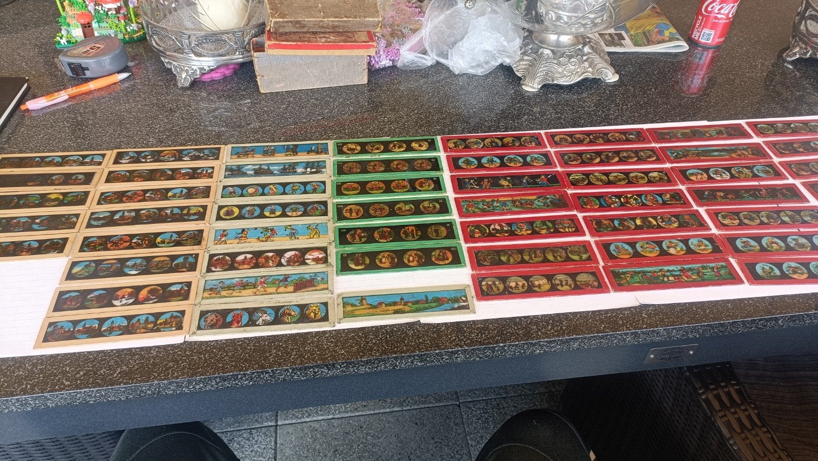Antieke toverlantaarn glaasjes (53 stuks) in doos, Verzamelen, Ophalen of Verzenden, Gebruikt