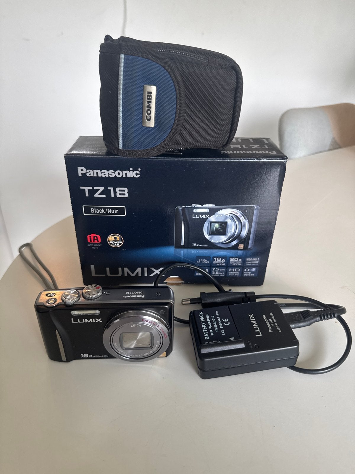 Panasonic Lumix DMC TZ18 met oplader, 2 accu's en tasje, Gebruikt, Panasonic, Oplader, Ophalen of Verzenden
