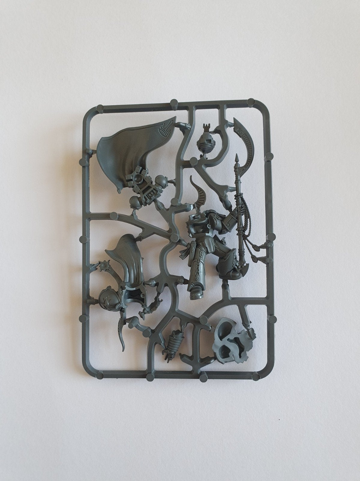 Ahzek Ahriman Thousand Sons – Horus Heresy – Op Sprue, Hobby en Vrije tijd, Wargaming, Ophalen of Verzenden, Nieuw, Warhammer 40000