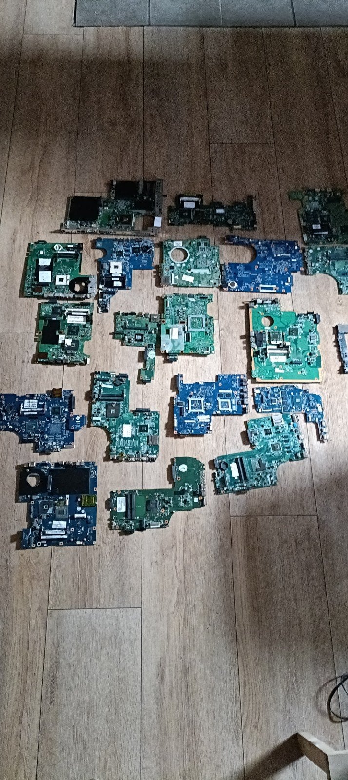 35 Moederborden voor onderdelen of Kunstwerk, Ophalen, Niet werkend
