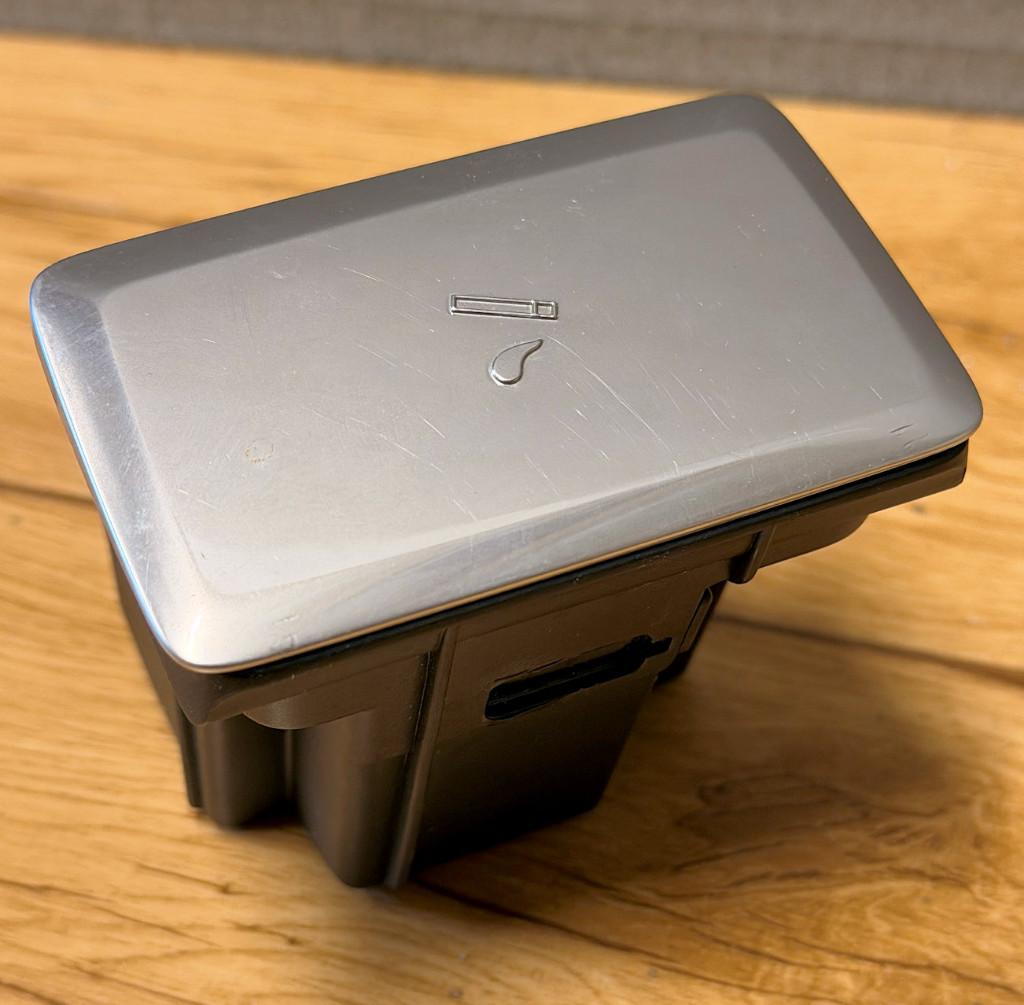 Originele Volvo V70 / XC70 (2007-2013) asbak, Ophalen, Gebruikt, Volvo