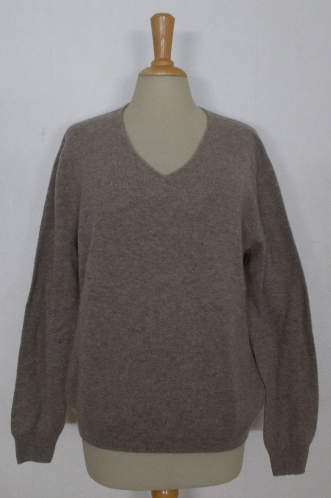 100% wol zacht en soepele bruine v-hals trui! L/XL, Kleding | Dames, Truien en Vesten, Verzenden, Nieuw, Maat 42/44 (L), Bruin