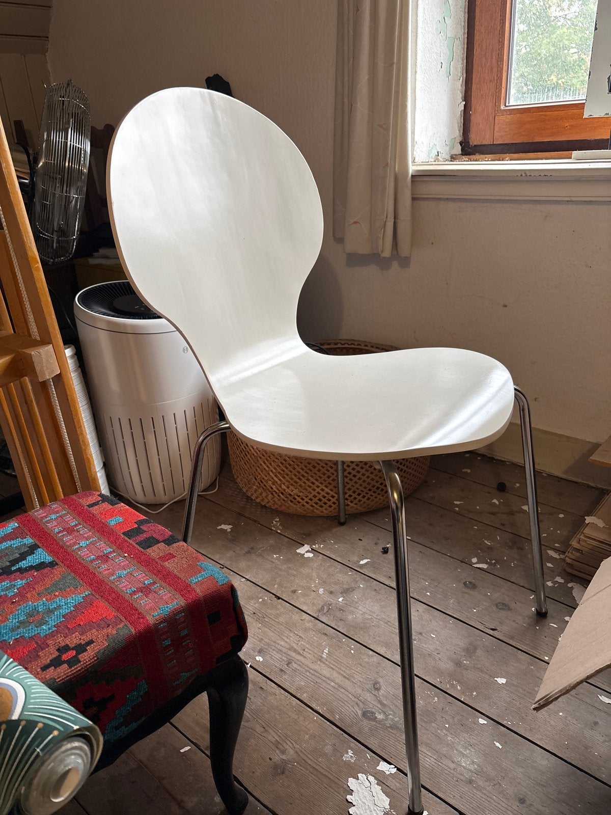 4 Houten stoelen met verchroomd onderstel, Ophalen, Gebruikt, Wit, Vier
