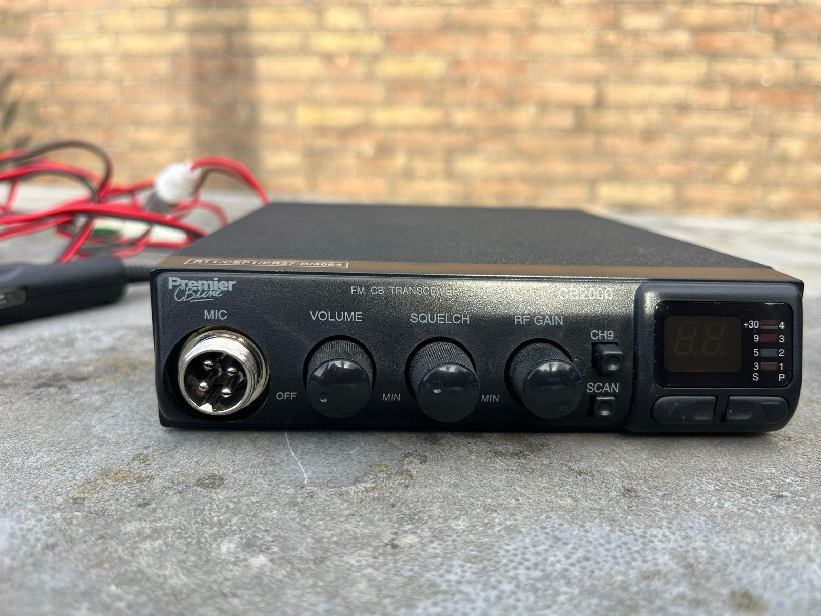 Premier CB2000 FM CB met microfoon en magneetvoet antenne, Ophalen of Verzenden, Nieuw, 2 to 5 km, Portofoon of Walkie-talkie