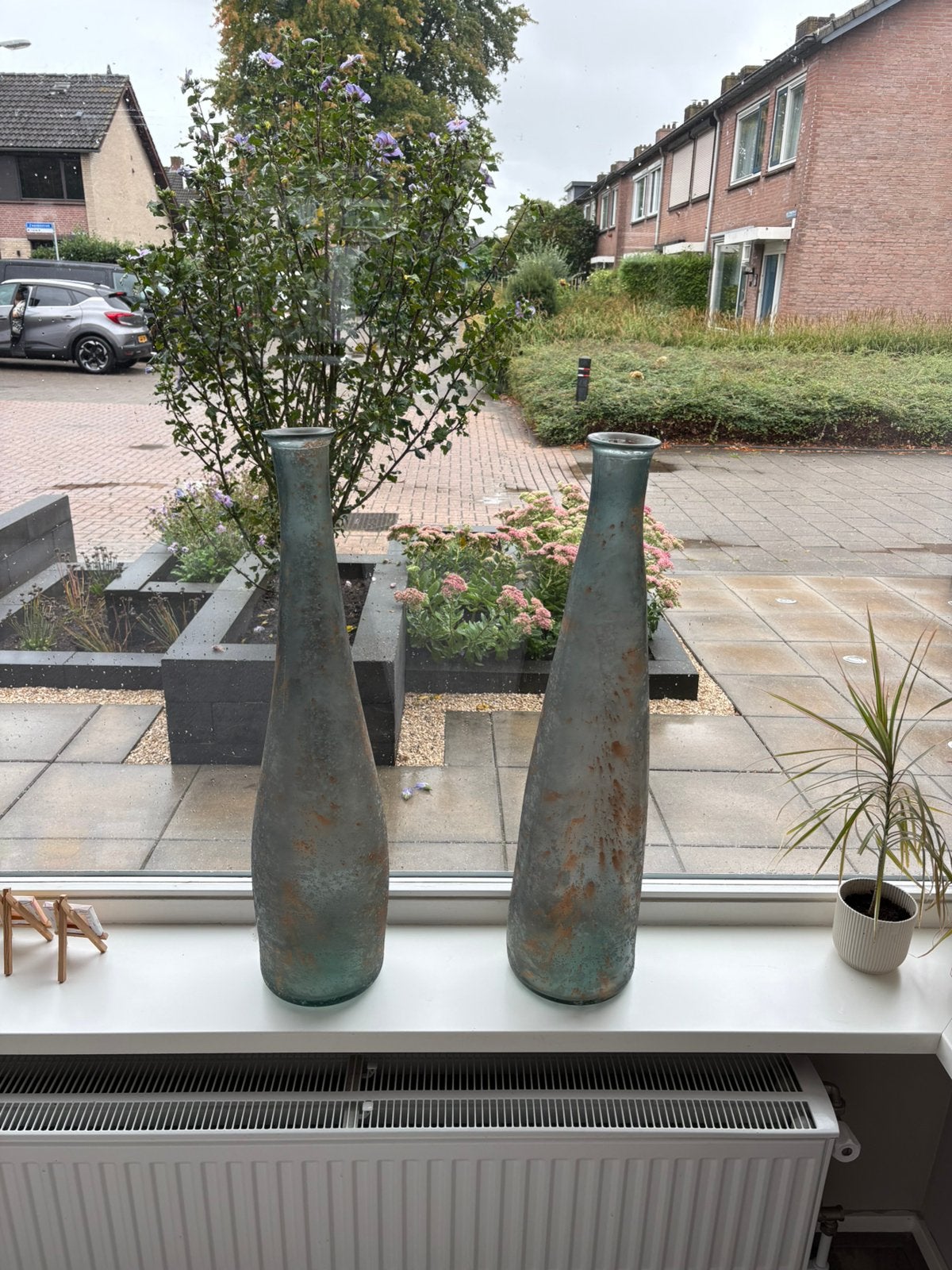 2 grote blauwgroene decoratieve glazen vazen – 80 cm hoog, Ophalen, Meerkleurig, Nieuw, Glas