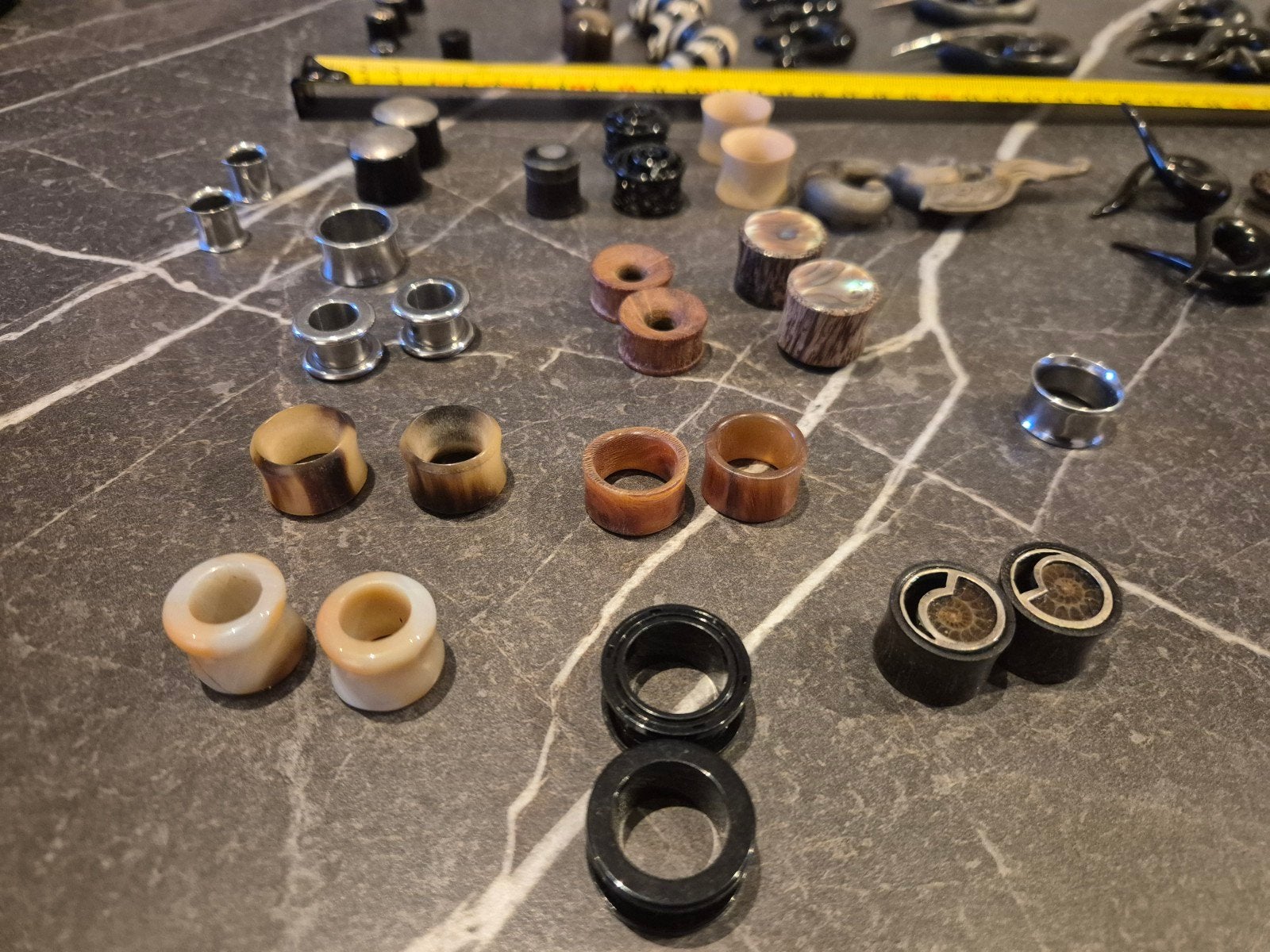 Grote verzameling piercings, tunnels en pluggen, Ophalen of Verzenden, Gebruikt, Overige materialen, Oor- of Traguspiercing