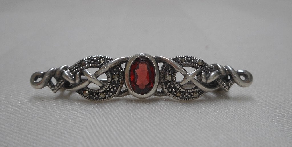 Zilveren vintage broche met stenen nr.084