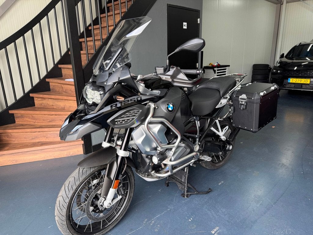 BMW All-Road R 1250 GS Adventure Triple Black BOMVOL, Motoren, Einsteinlaan 5
2289 CC  Rijswijk, NL, 1254 cc, Bedrijf, Handvatverwarming