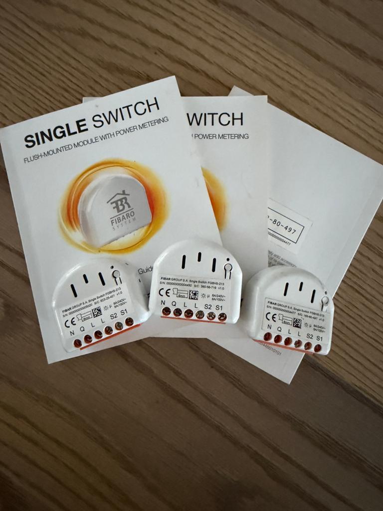Fibaro Single Switch FGBHS-213 HomeKit (3 stuks), Hobby en Vrije tijd, Elektronica-componenten, Ophalen, Zo goed als nieuw
