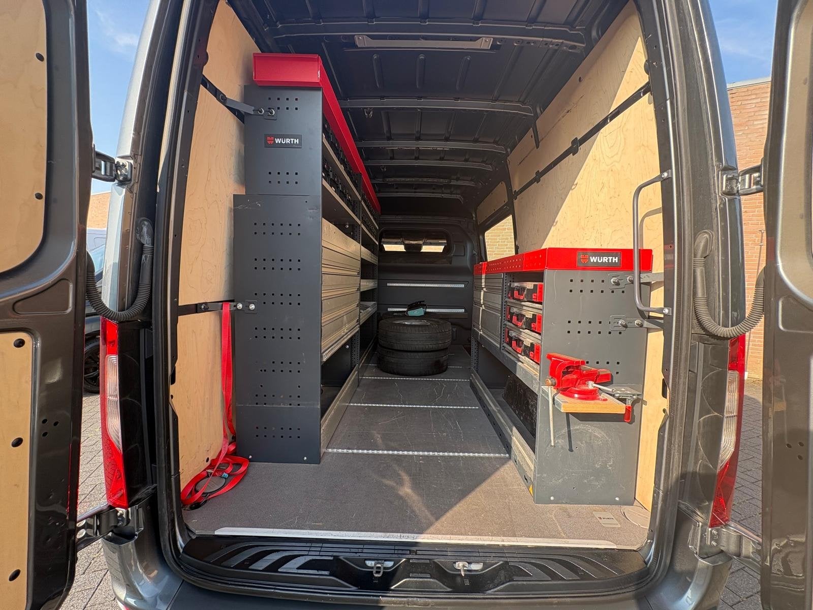 Mercedes-Benz Sprinter 317CDI 170PK L2H2 RWD 9G-Tronic / Tac, Automaat, Gebruikt, 4 cilinders, Start-stop-systeem