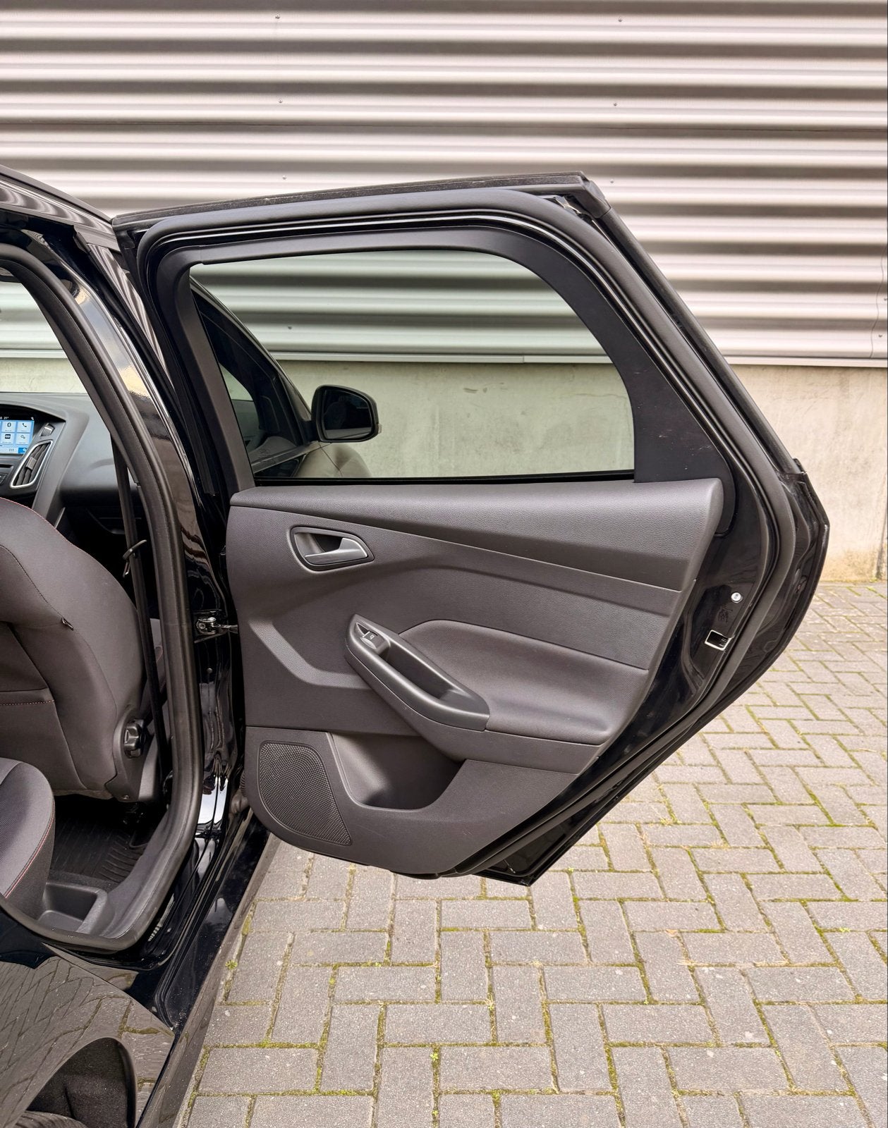Foto 23 van Ford Focus ST-line 1.5 Ecoboost 182pk 2017 Zwart